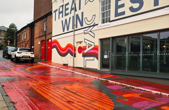 Reed Watts delivers temporary theatre constructed from reclaimed materials