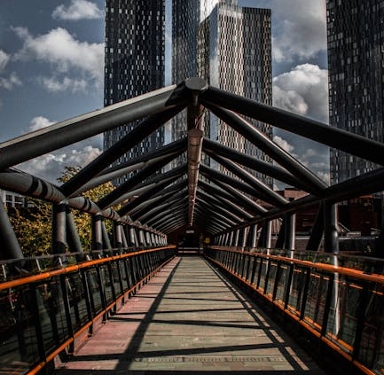 Young architects increasingly prioritize Manchester over London, survey finds
